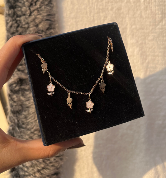 Whiteflower Choker Necklace